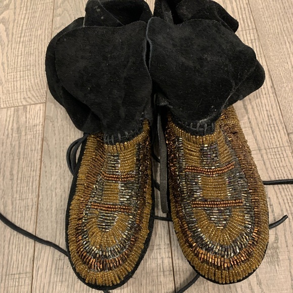 House of Harlow 1960 Moccasin Booties Beaded - Picture 10 of 10